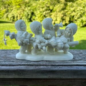 Adorable Snow Babies Figurine